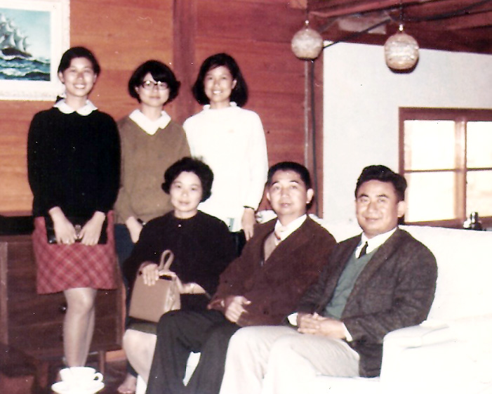<p>1970 January - With Professor and Mrs. K. H. Hung at the Taida guest house in Hsitou Taiwan</p>
